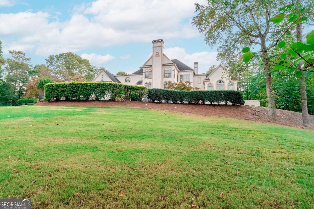 Wynthrop Manor - Residential