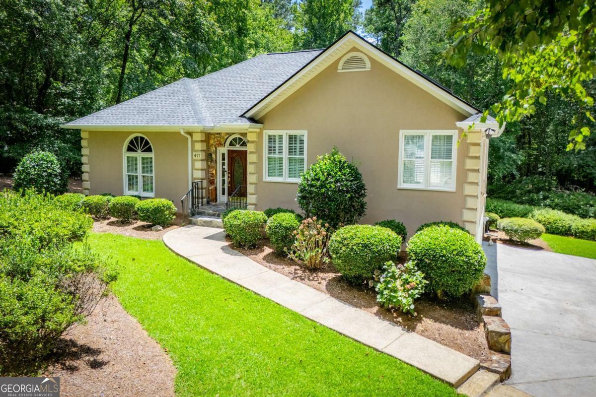 Unbelievable makeover! This lovely 4 bedrooms, 3 bathrooms, with sunroom and screened in porch, has had a makeover. New roof, HVAC, garage doors, and carport. Like new, in a quite cul-de-sac. Great price!