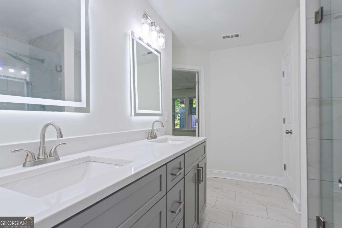 Lees Crossing - Residential