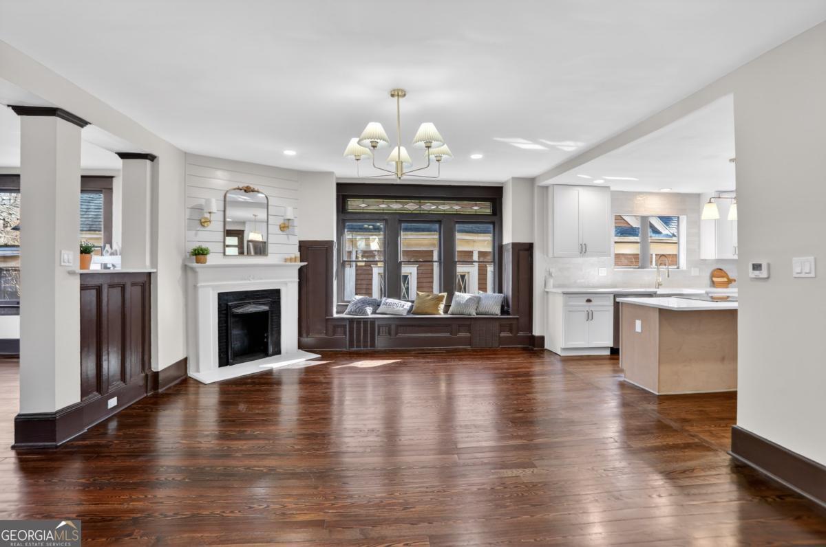 1238 Greenwich ST SW