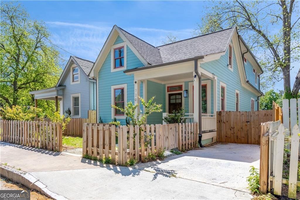 Photo of 720 Lillian Avenue SW, Atlanta, GA 30310 (MLS # 10735635)