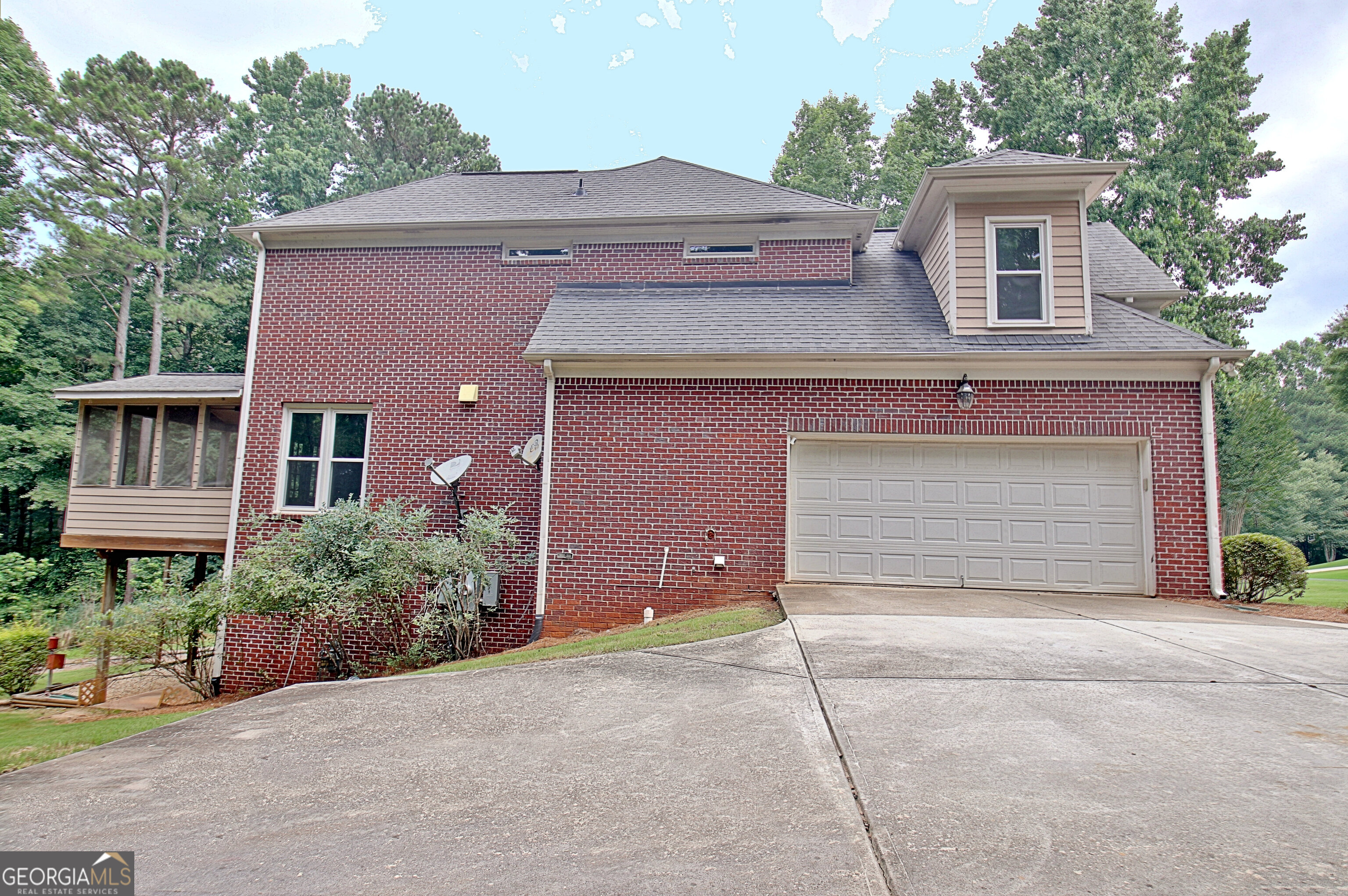 235 Longmead DR