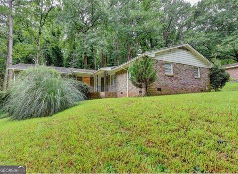 2889 White Oak DR Decatur GA 30032