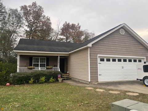 A home in Carnesville