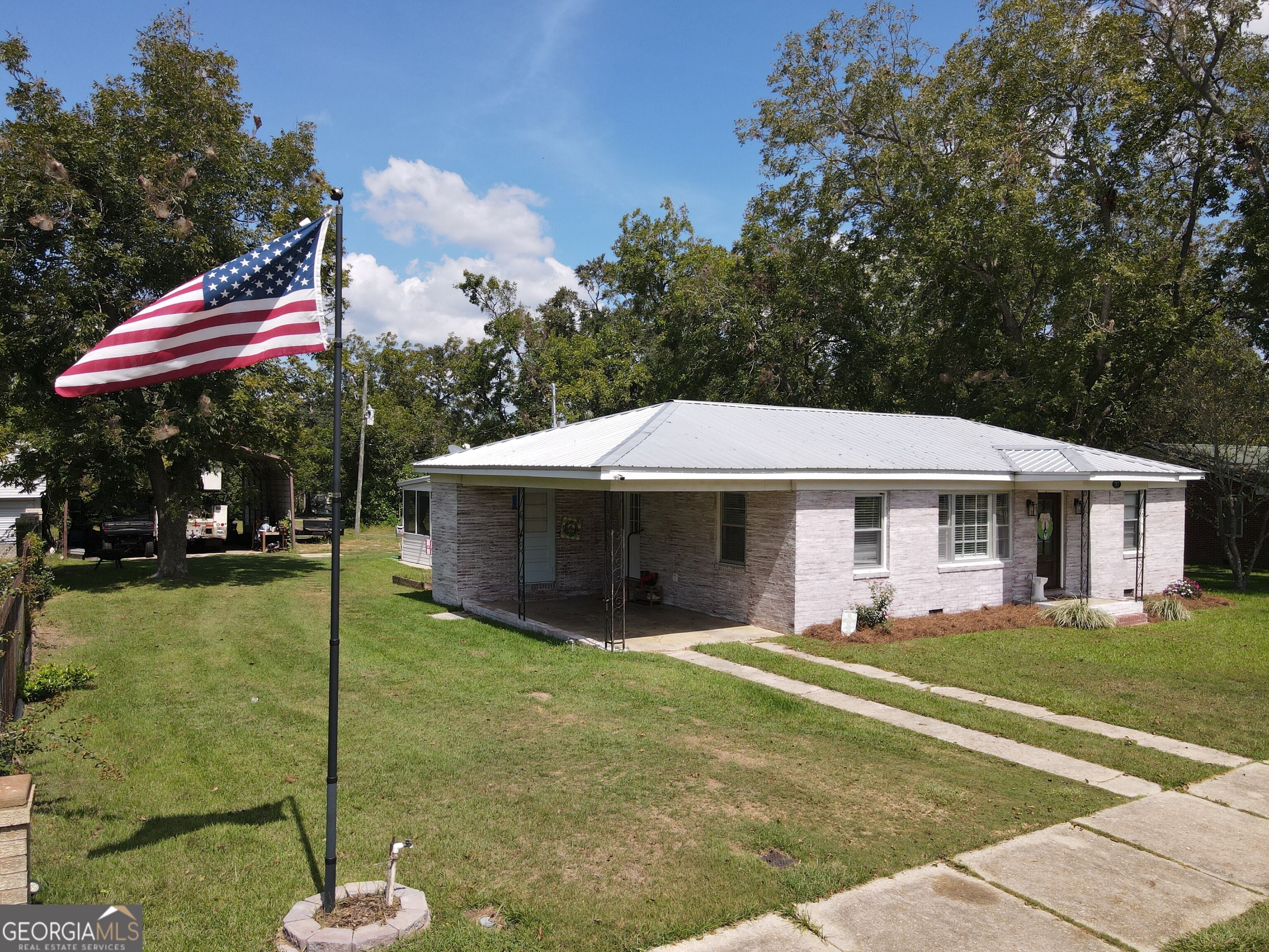 717 5th AVE