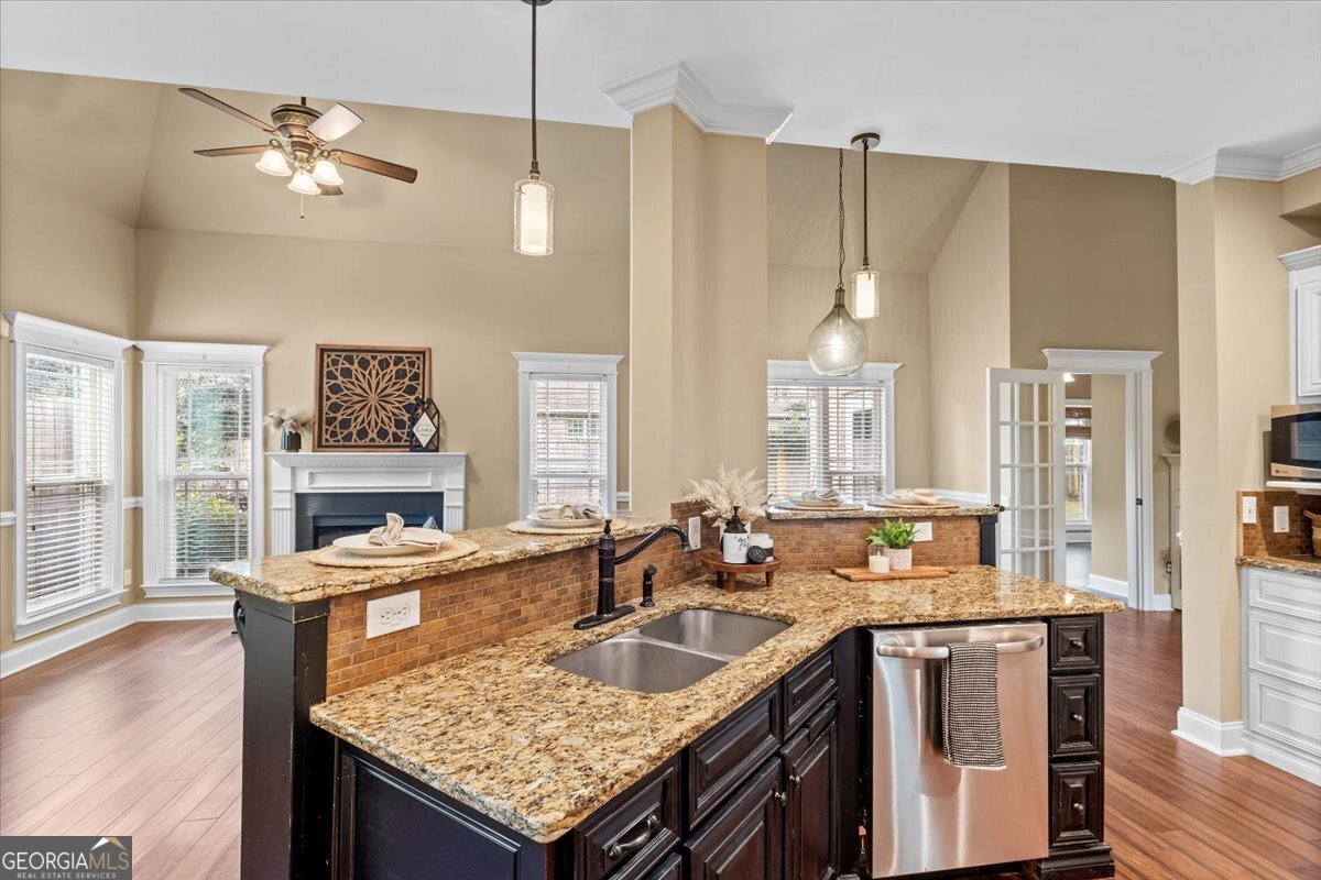 KENSINGTON - Residential
