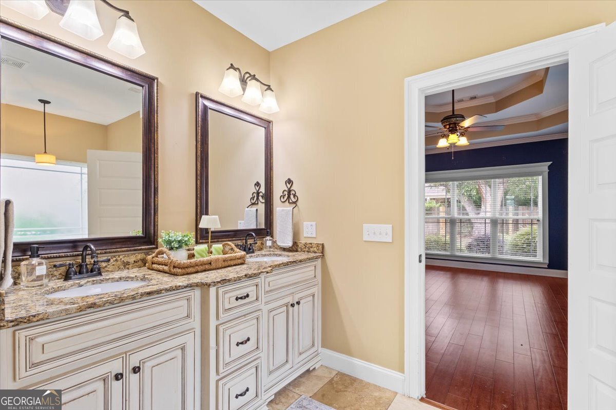 KENSINGTON - Residential