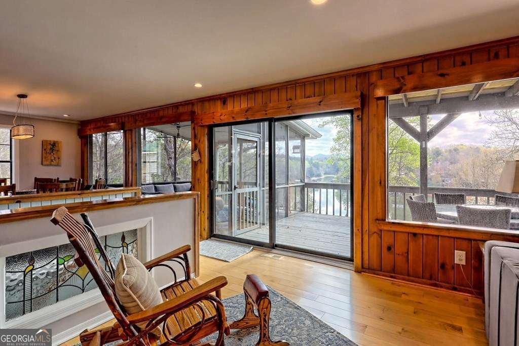 1243 Forest DR
