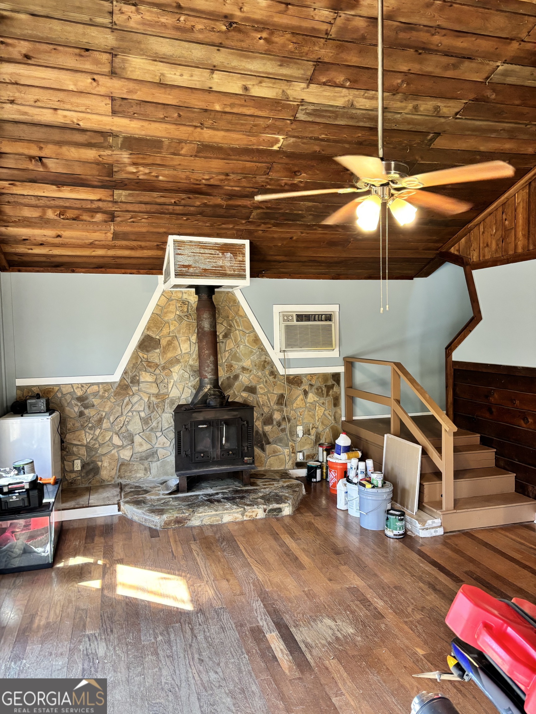 53 Crest View DR