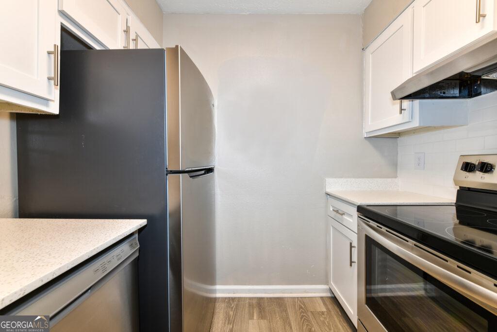 1000 Belmont - Residential Lease