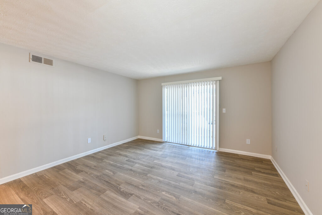 1000 Belmont - Residential Lease