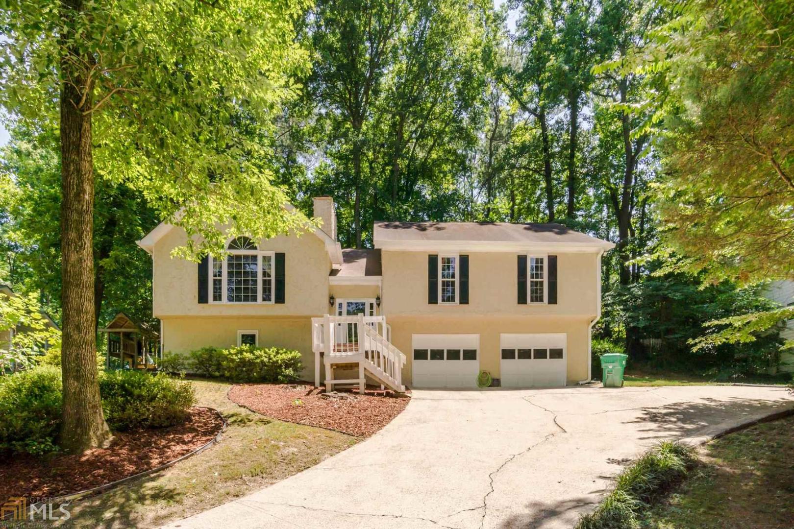 Beautiful and move-in ready! 4 bedroom, 3 full bath home in Lassiter HS district in East Cobb! Home sits on finished basement that has its own bedroom and 1 full bath. Located on quiet cul-de-sac lot and is updated with hardwood floors on main, updated master bath has large walk-in shower with double shower heads with unique pebble floor. Private backyard with a great sized deck perfect for entertaining. Great location with ample dining options, shopping and close to interstates. No HOA fees!