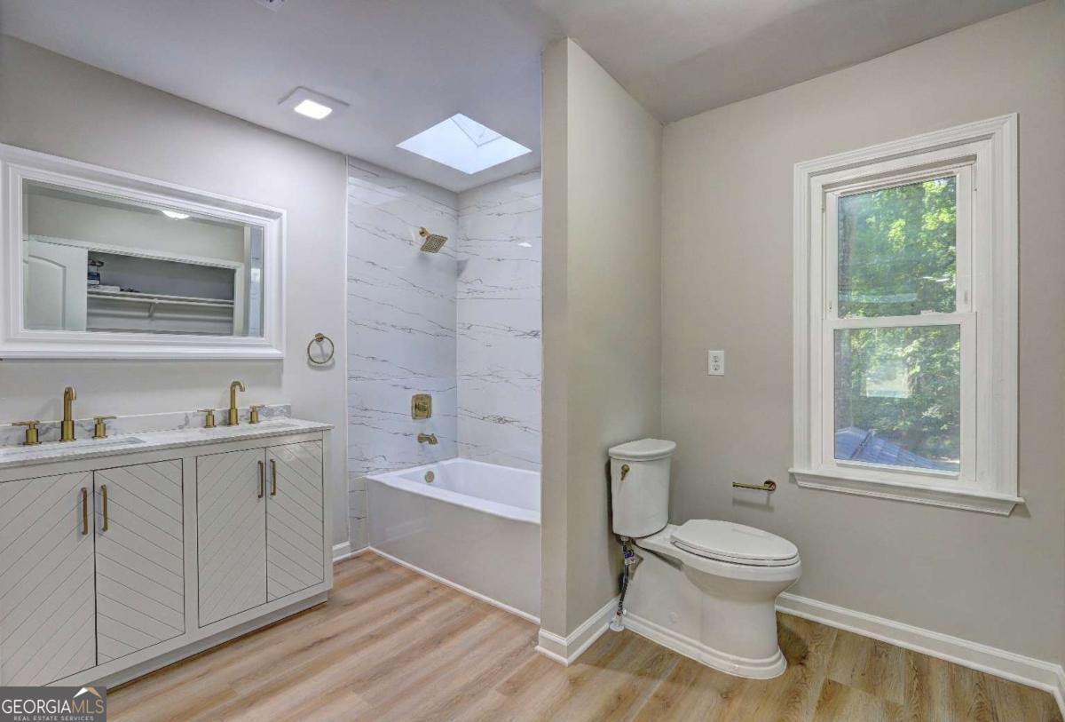 Lake Chase - Residential