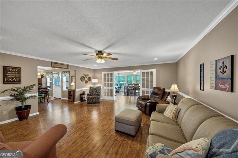 5283 MEADOWS RD