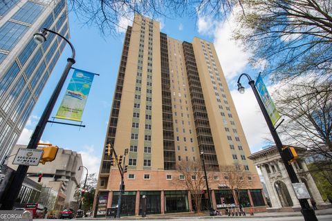 Photo of 300 W Peachtree Street #21K, Atlanta, GA 30305 (MLS # 10640140)