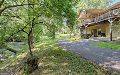 A home in Hiawassee