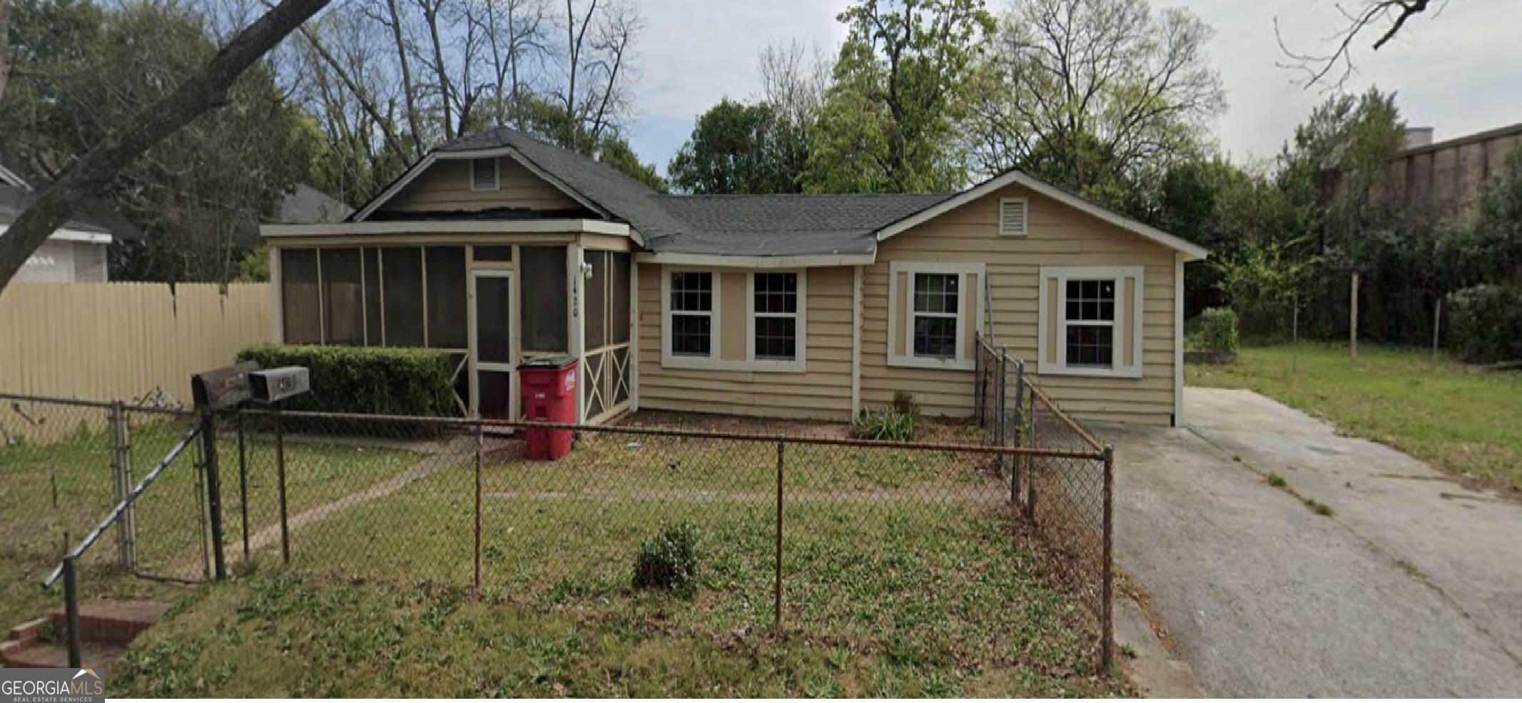 3-bedroom home ready to be leased. This home features wall-to-wall hardwood floors and tile in wet areas. Conveniently located next to US-80 near shopping, entertainment, groceries, and much more. We will have an open house on Saturday, July 19th, from 12-2 pm