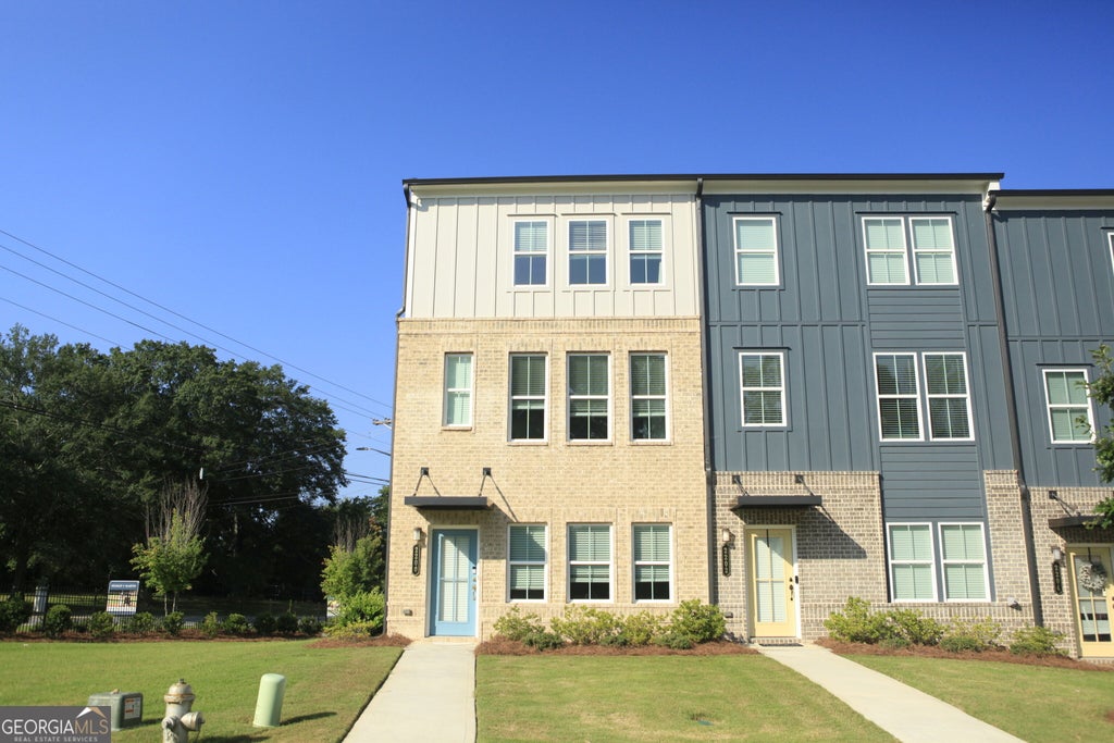Photo of 2200 Whistler Way NE, Lawrenceville, GA 30043 (MLS # 10840730)