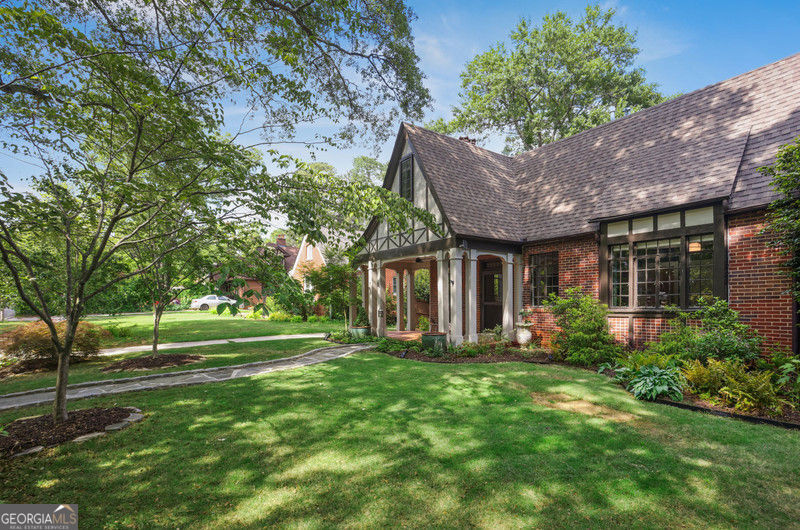 Avondale Estates, Georgia 30002, United States, 5 Bedrooms Bedrooms, ,5 BathroomsBathrooms,Residential,Pending,119574