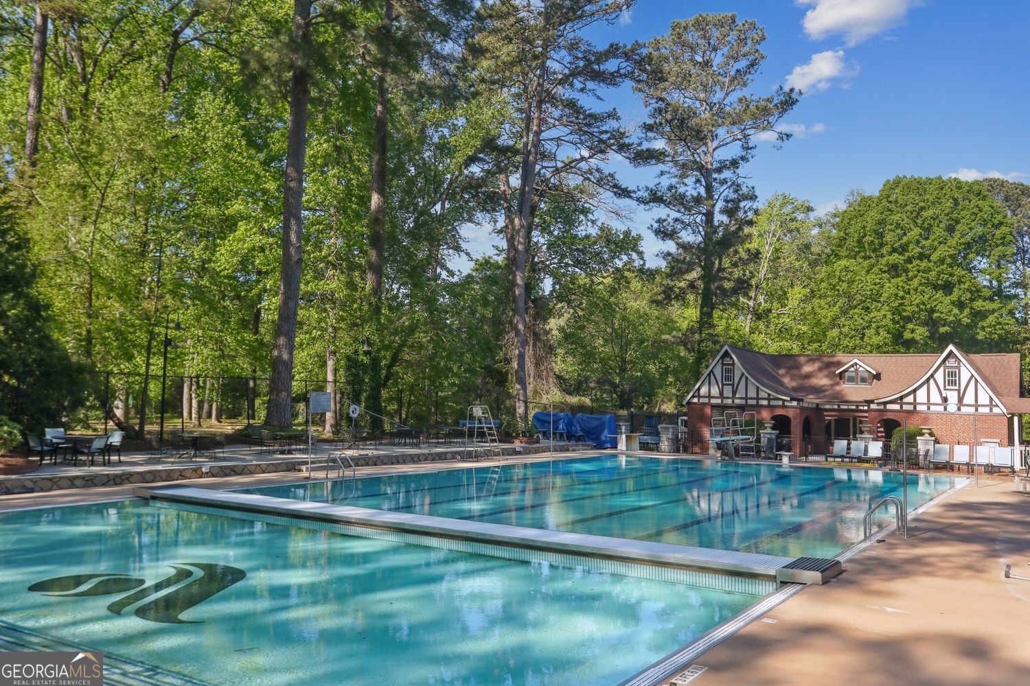 Avondale Estates, Georgia 30002, United States, 5 Bedrooms Bedrooms, ,5 BathroomsBathrooms,Residential,Pending,119574