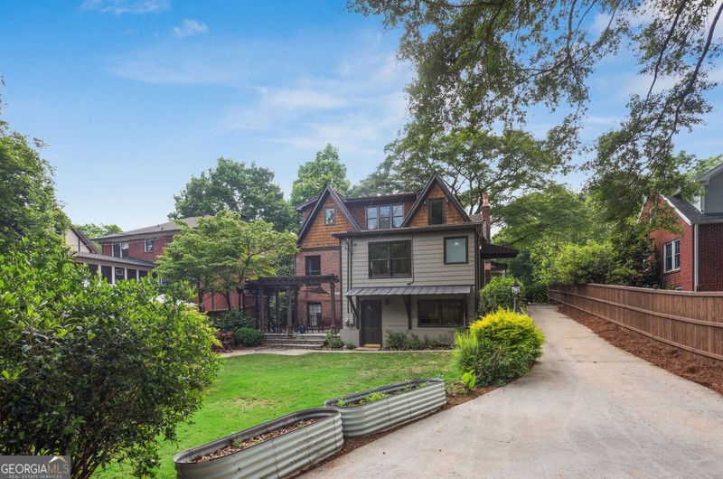 Avondale Estates, Georgia 30002, United States, 5 Bedrooms Bedrooms, ,5 BathroomsBathrooms,Residential,Pending,119574