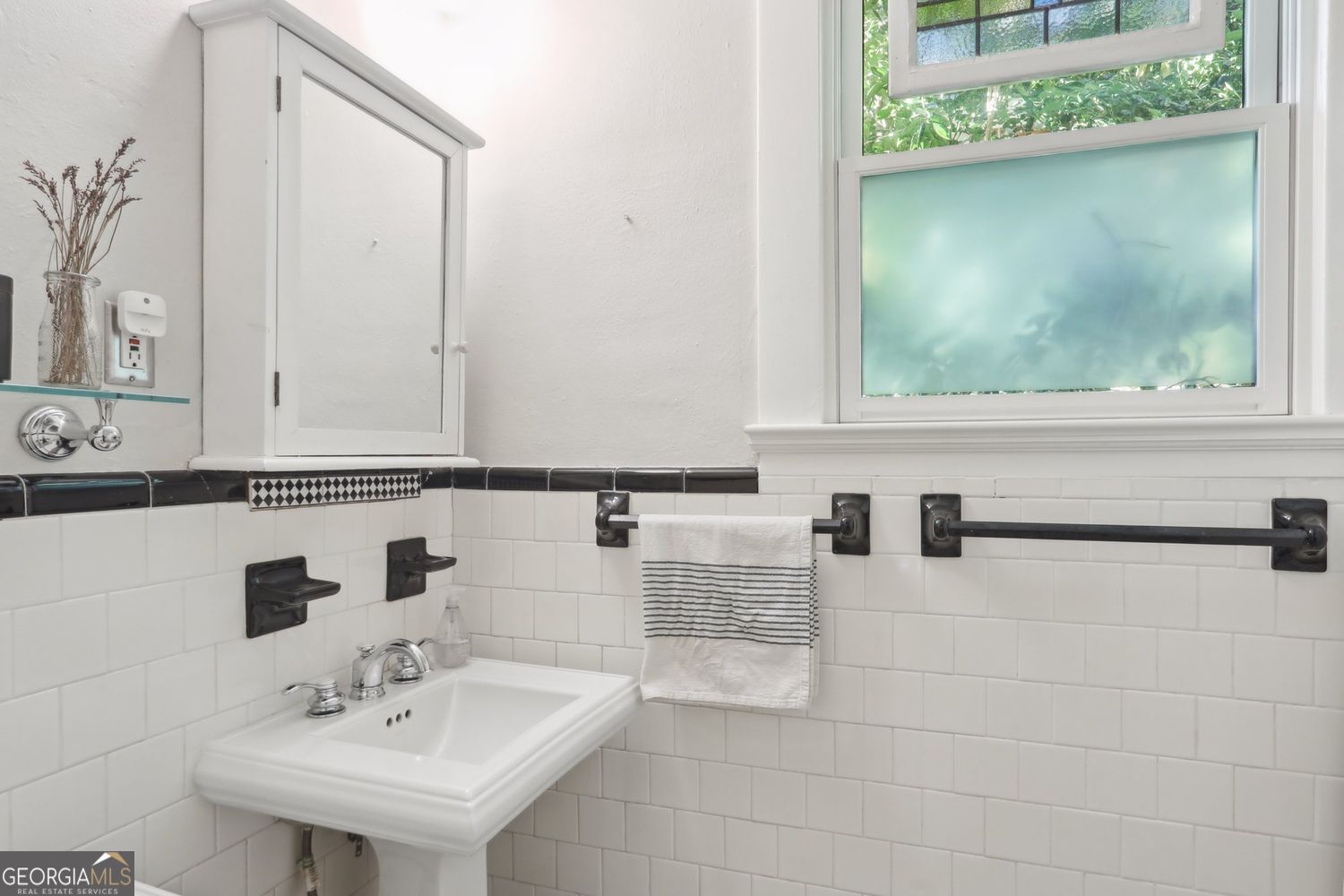 Avondale Estates, Georgia 30002, United States, 5 Bedrooms Bedrooms, ,5 BathroomsBathrooms,Residential,Pending,119574