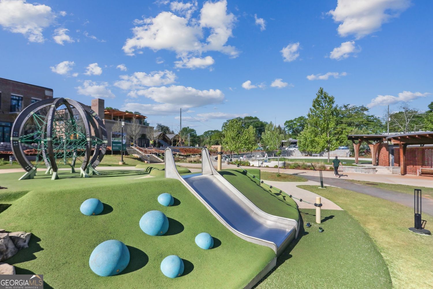 Avondale Estates, Georgia 30002, United States, 5 Bedrooms Bedrooms, ,5 BathroomsBathrooms,Residential,Pending,119574