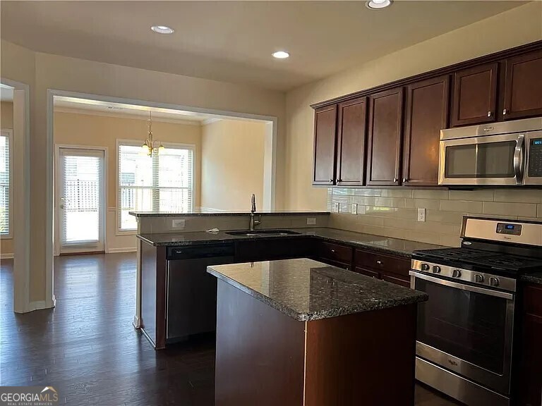 Abbotts Square - Residential Lease