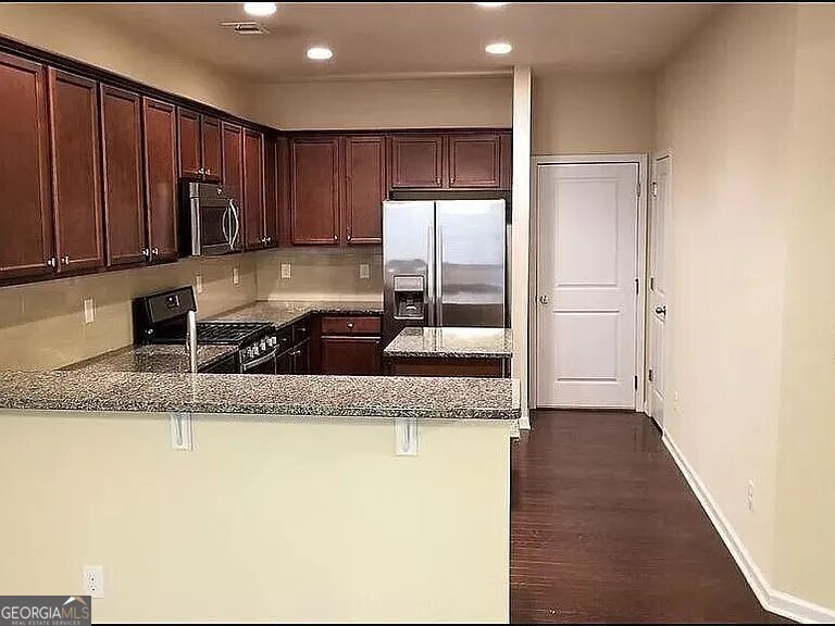 Abbotts Square - Residential Lease