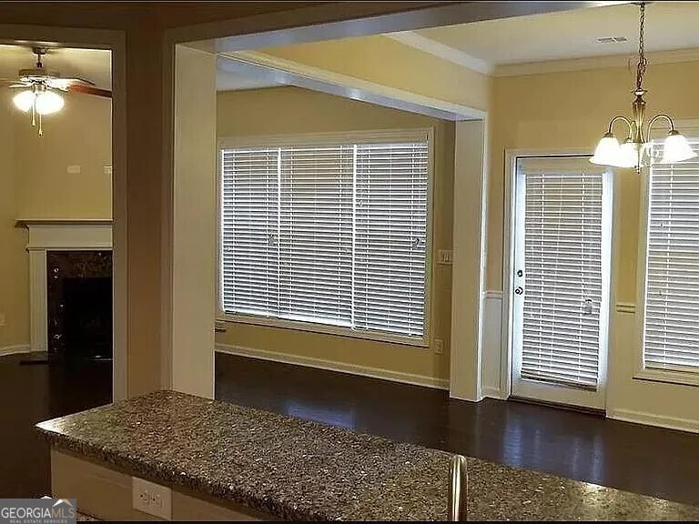 Abbotts Square - Residential Lease