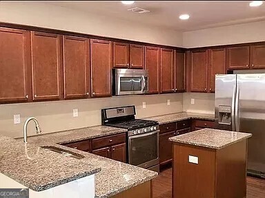 Abbotts Square - Residential Lease
