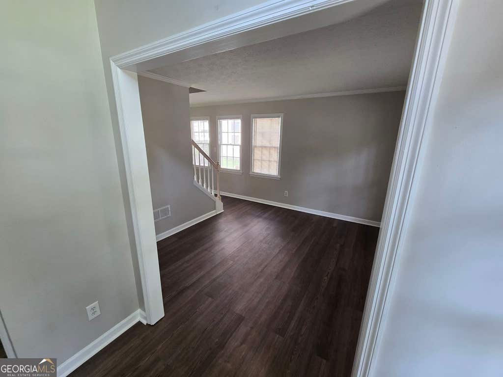 Photo of 724 Jamie Way NE, Woodstock, GA 30188 (MLS # 10810779)