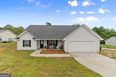 Photo of 203 Russell Woods Drive, Mount Airy, GA 30563 (MLS # 10626380)