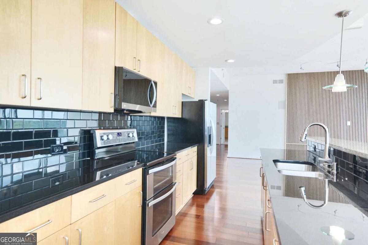 361 17th ST NW 1702