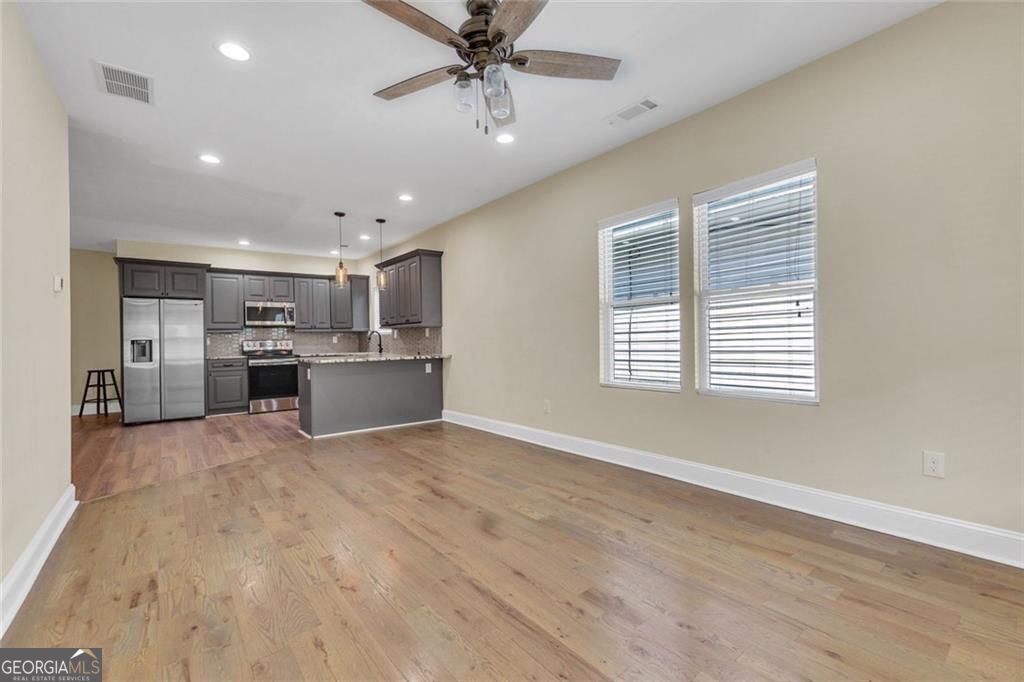 998 Mayson Turner RD NW