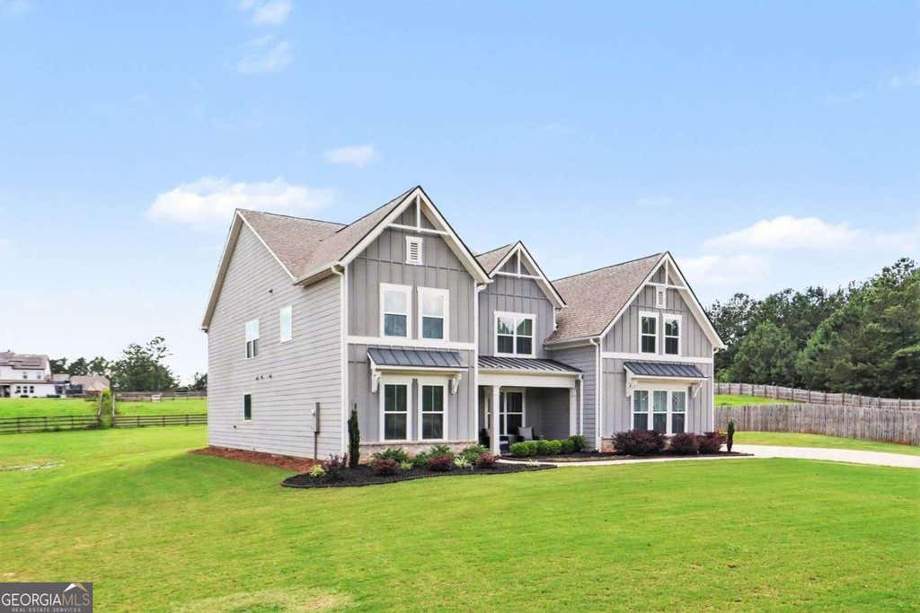 Photo of 716 Genesee Point, Newnan, GA 30263 (MLS # 10792041)