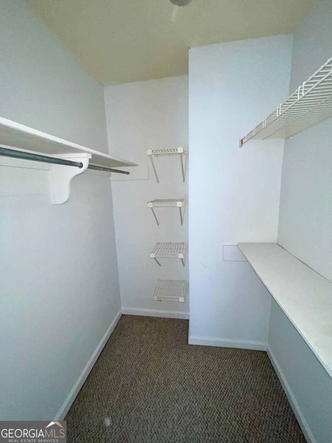 CHATTAHOOCHEE CHASE - Residential