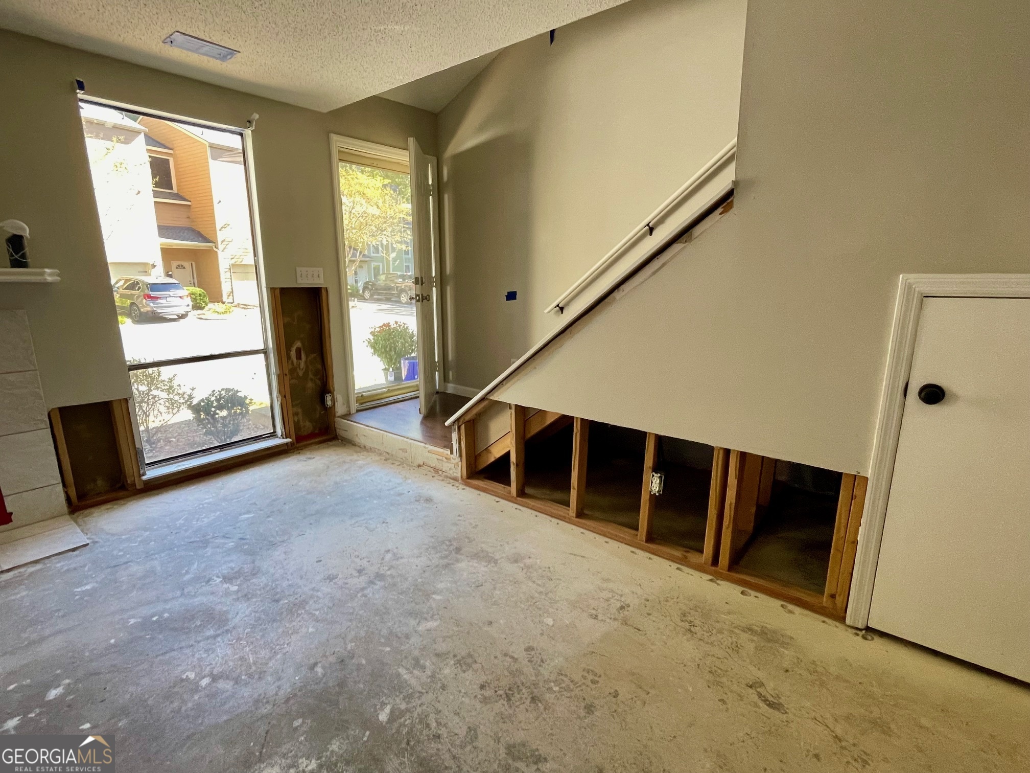 CHATTAHOOCHEE CHASE - Residential