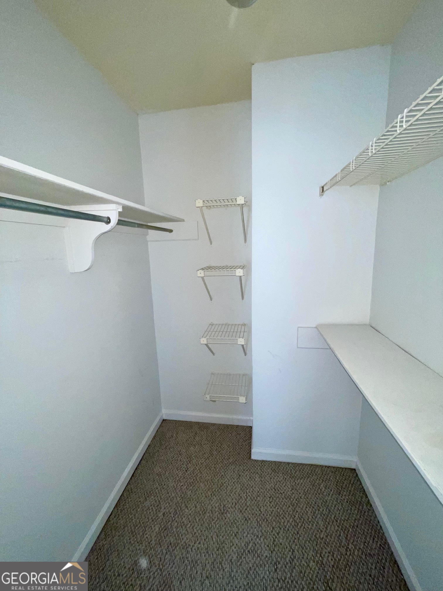 CHATTAHOOCHEE CHASE - Residential