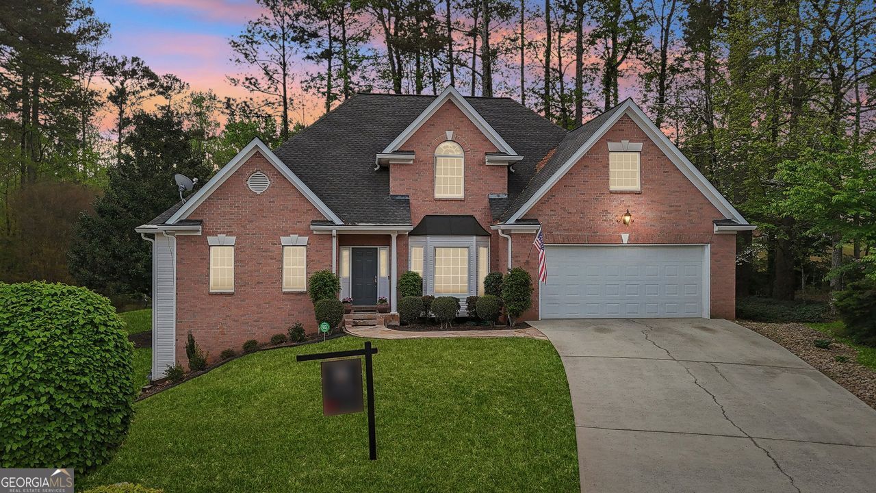 740 Trillium LN