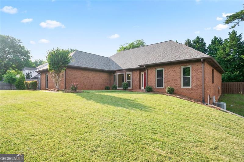300 SADDLE CREEK LN