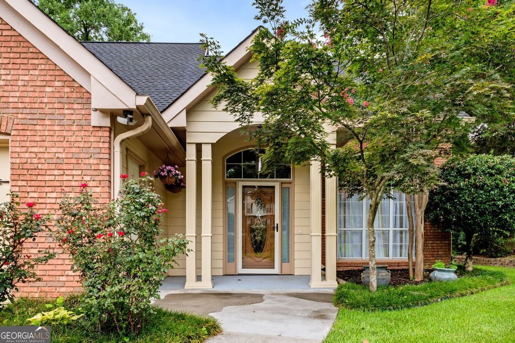 Photo of 4042 GABLES Ct, Buford, GA 30519 (MLS # 10656092)