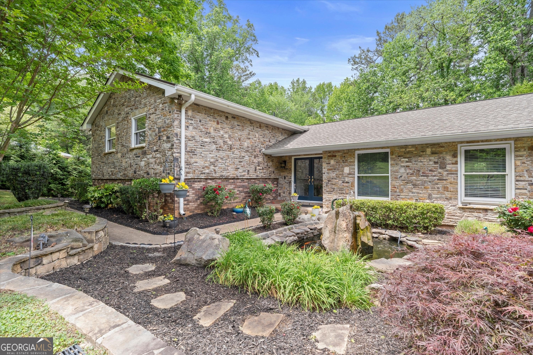 9040 Ruby LN