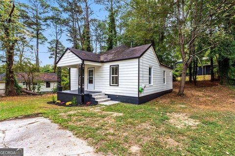Photo of 340 Lee Street, Forest Park, GA 30297 (MLS # 10618336)