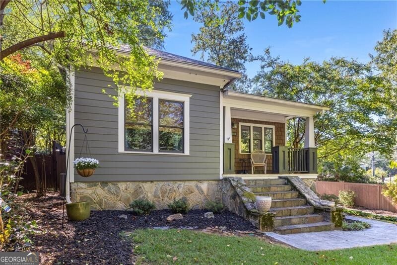 989 Amsterdam AVE NE