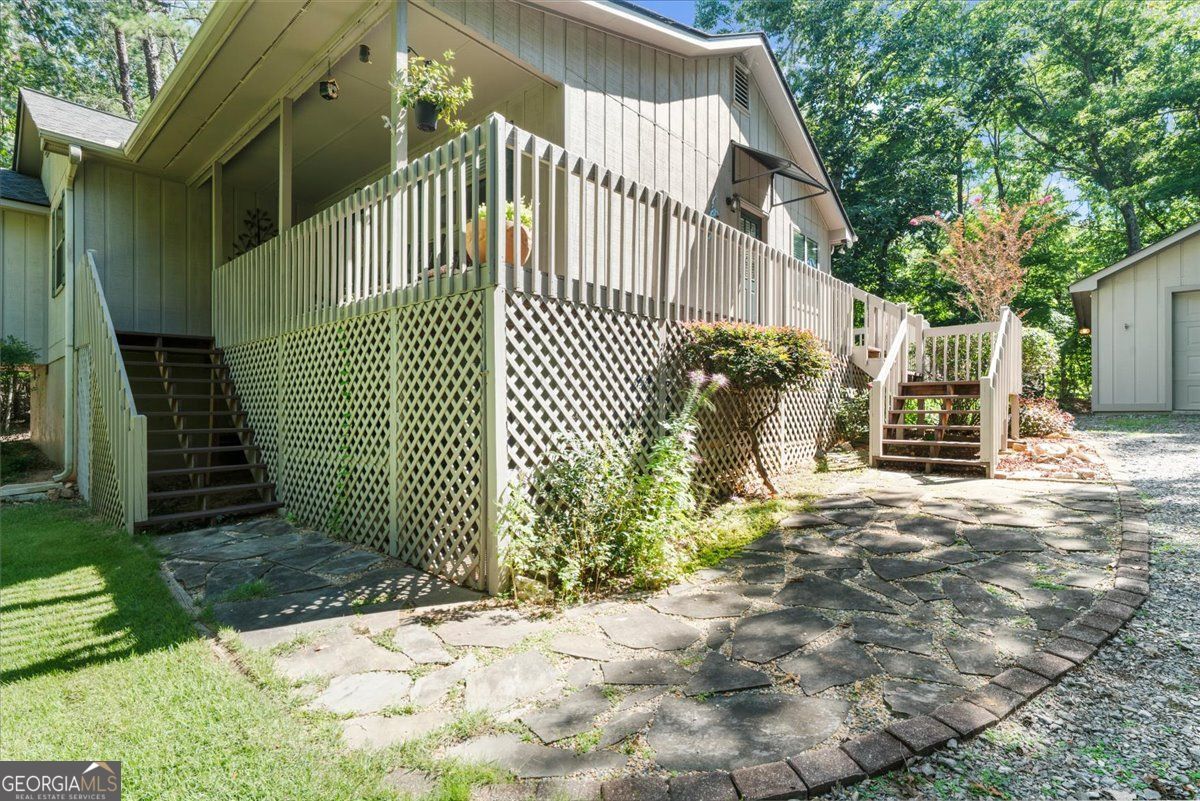 85 Winding WAY