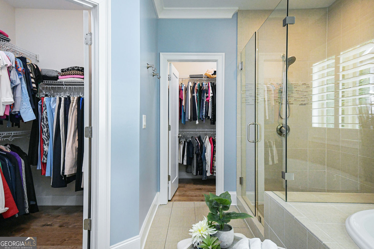 Sandy Springs, Georgia 30328, United States, 5 Bedrooms Bedrooms, ,4 BathroomsBathrooms,Residential,Active,190881