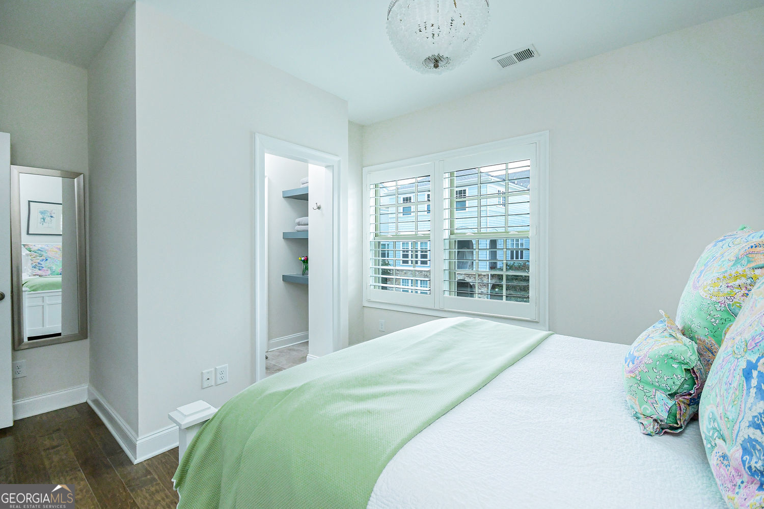 Sandy Springs, Georgia 30328, United States, 5 Bedrooms Bedrooms, ,4 BathroomsBathrooms,Residential,Active,190881