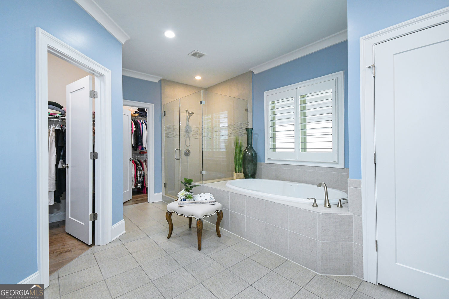 Sandy Springs, Georgia 30328, United States, 5 Bedrooms Bedrooms, ,4 BathroomsBathrooms,Residential,Active,190881