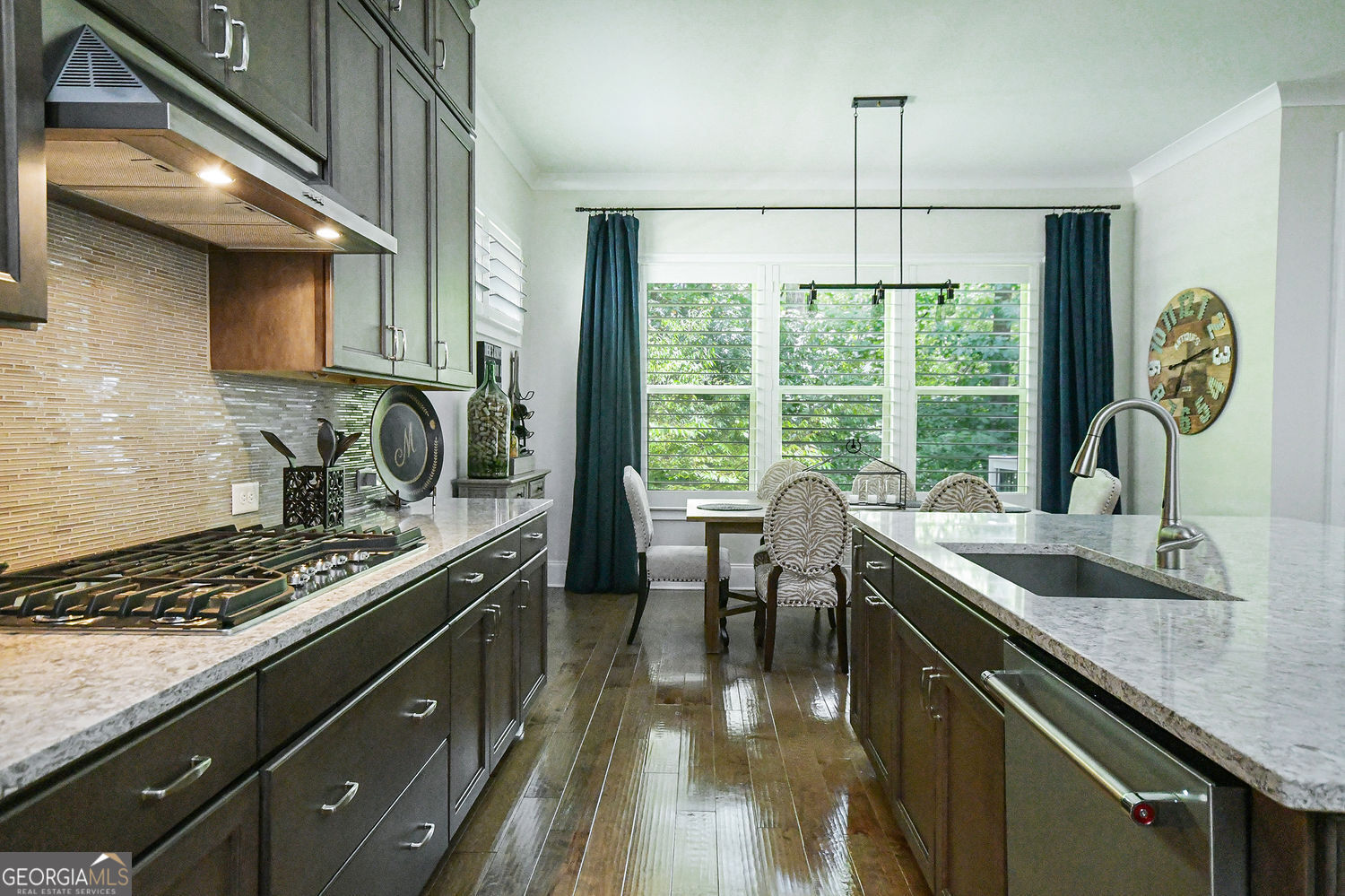 Sandy Springs, Georgia 30328, United States, 5 Bedrooms Bedrooms, ,4 BathroomsBathrooms,Residential,Active,190881